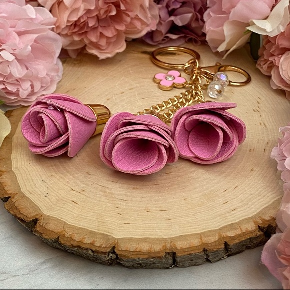 Pink Triple Rose Charm with Beads Keychain - Picture 10 of 15